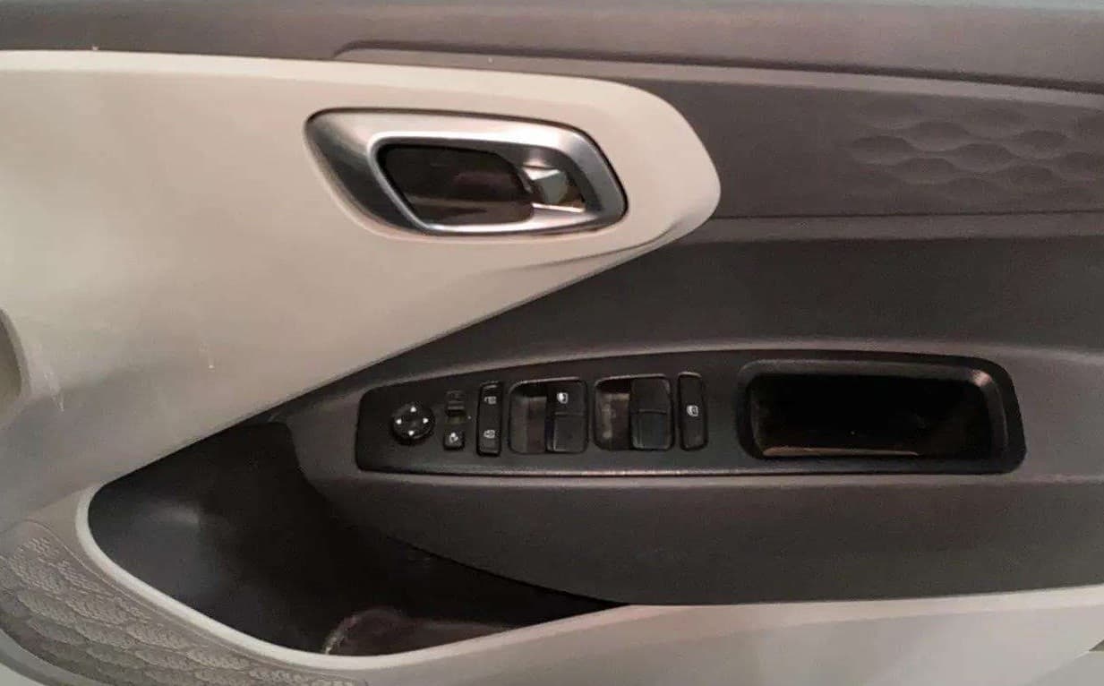 2020 Hyundai GRAND I10 NIOS SPORTZ AMT 1.2 KAPPA VTVT, Petrol, Automatic, 47,823 km, Driver Side Door Panels Control