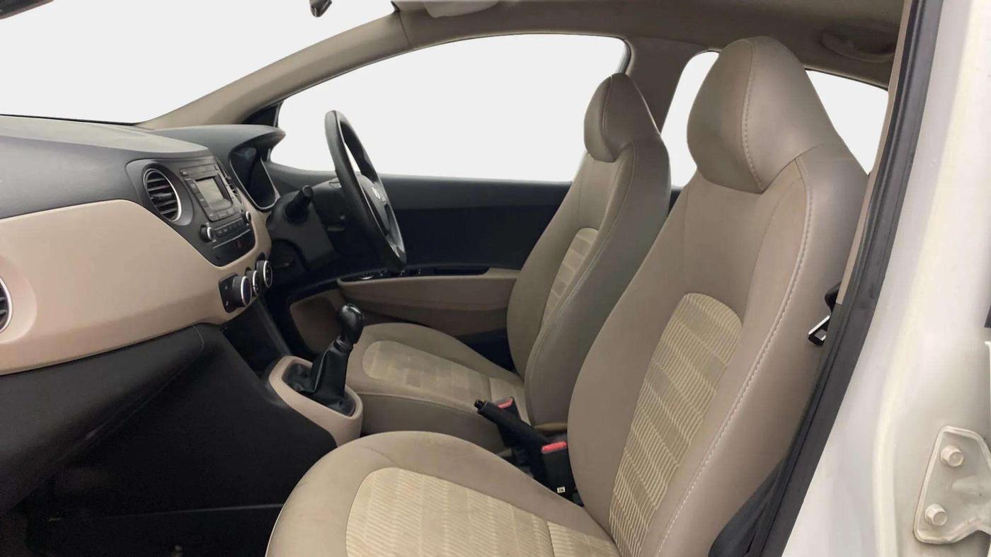 2019 Hyundai Xcent S 1.2, Petrol, Manual, 63,063 km, Right Side Front Door Cabin