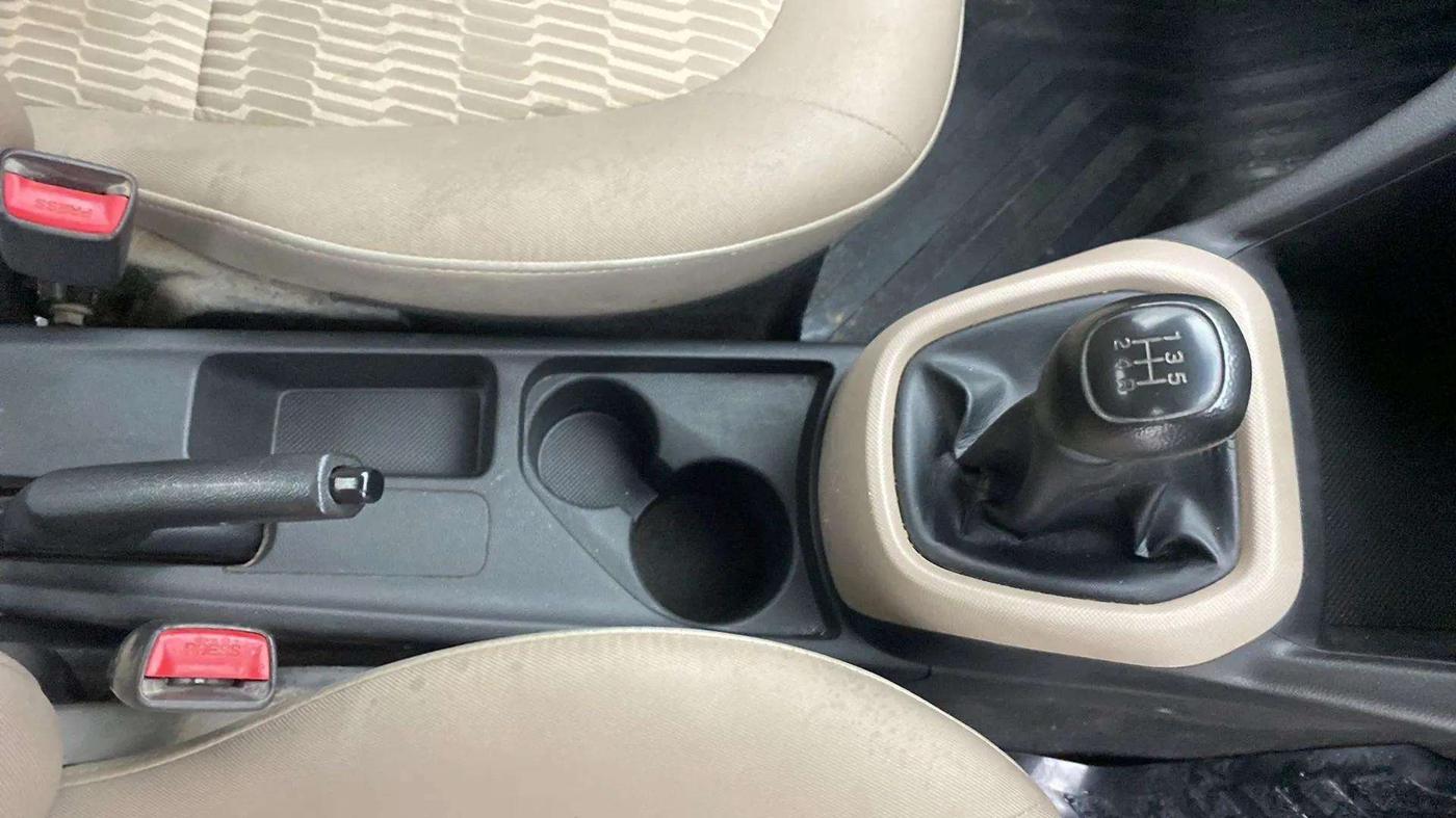 2019 Hyundai Xcent S 1.2, Petrol, Manual, 63,063 km, Gear Lever