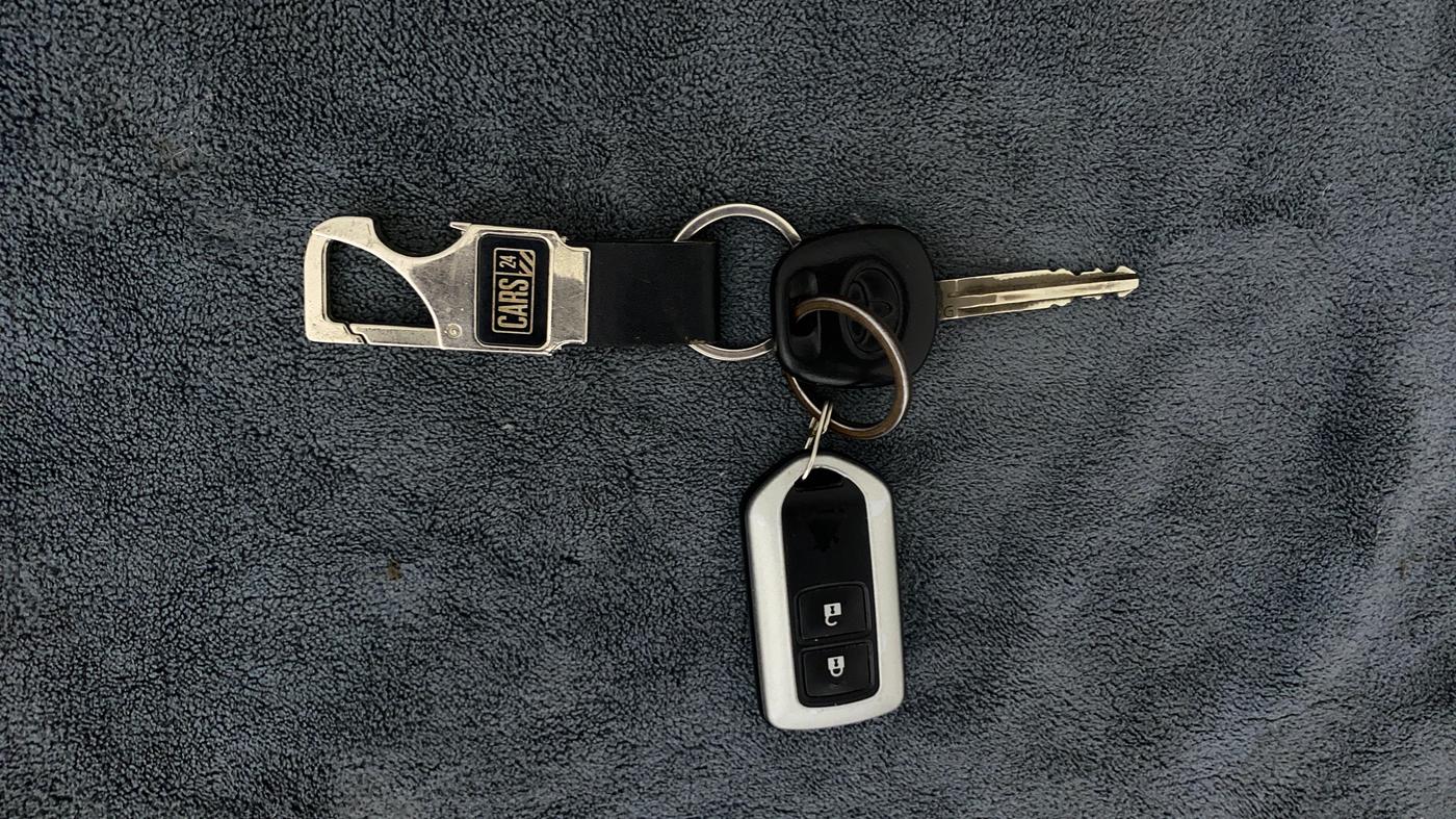 2011 Toyota Corolla Altis G PETROL, Petrol, Manual, 33,743 km, Key Close Up