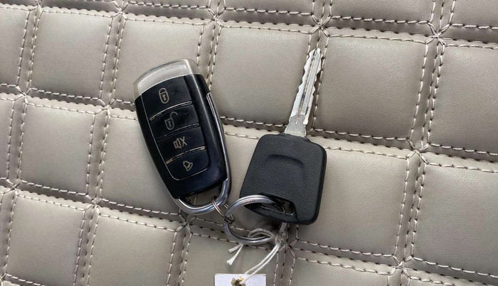 2022 Nissan MAGNITE XE, Petrol, Manual, 6,756 km, Key Close Up