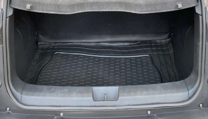 2022 Nissan MAGNITE XE, Petrol, Manual, 6,756 km, Boot Inside
