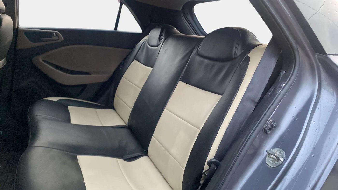2017 Hyundai Elite i20 MAGNA EXECUTIVE 1.2, Petrol, Manual, 13,207 km, Right Side Rear Door Cabin