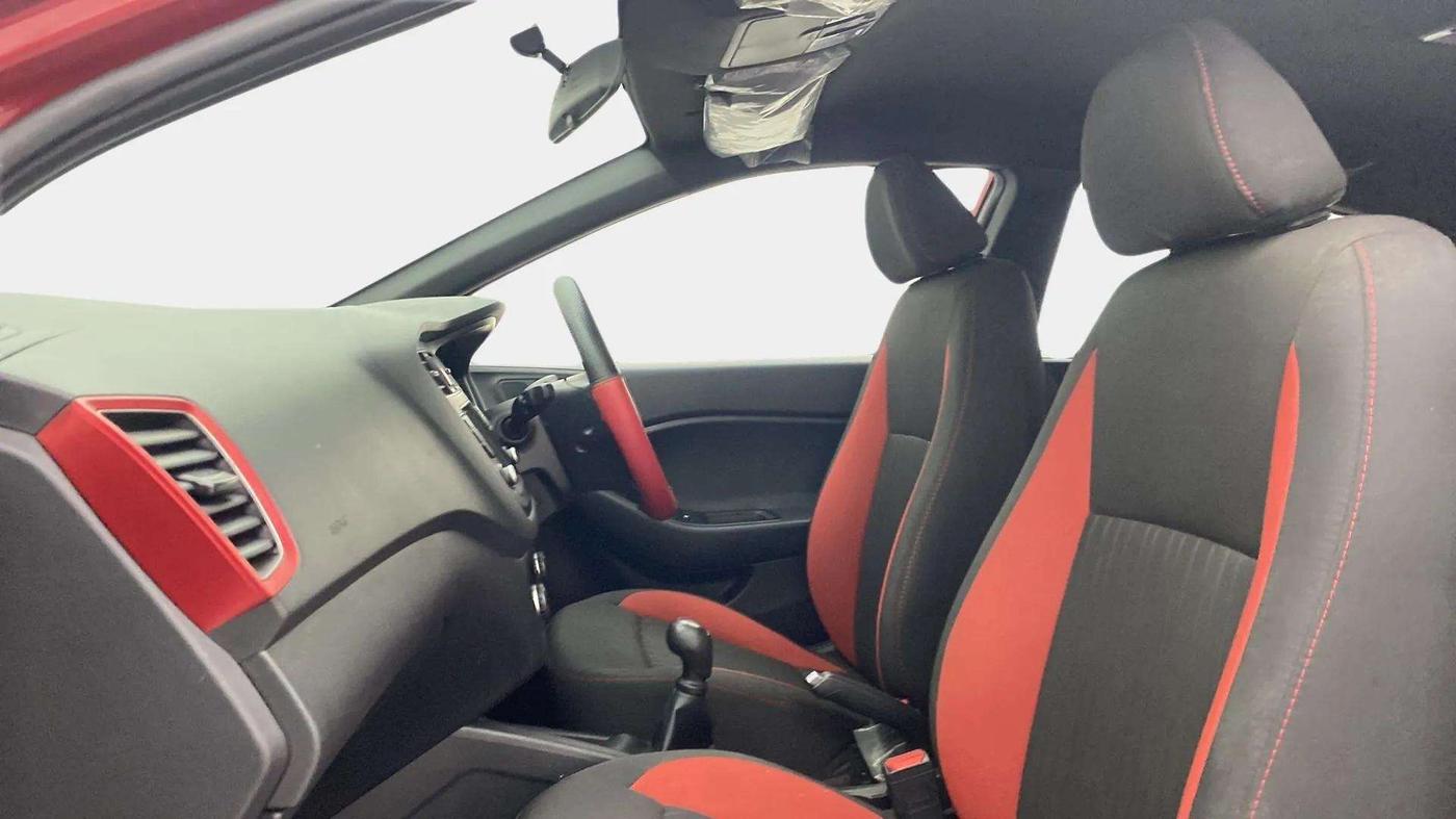 2018 Hyundai Elite i20 ASTA 1.2 DUAL TONE, Petrol, Manual, 37,925 km, Right Side Front Door Cabin