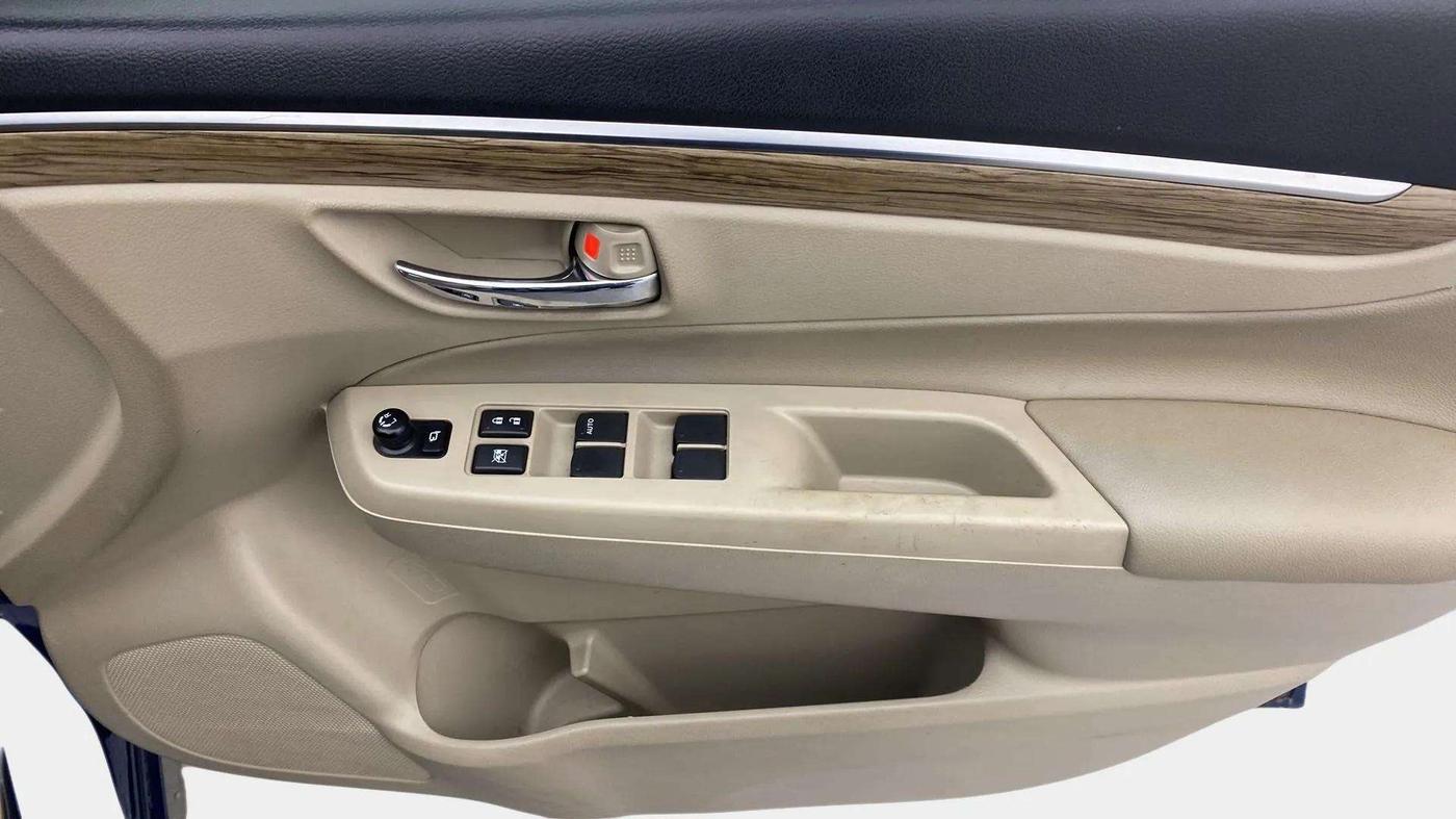 2019 Maruti Ciaz ALPHA 1.5 SHVS PETROL, Petrol, Manual, 33,006 km, Driver Side Door Panels Control