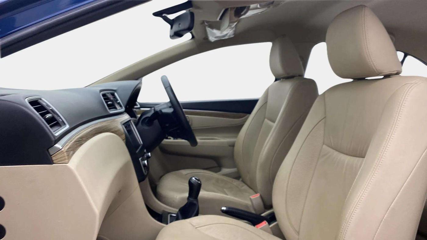 2019 Maruti Ciaz ALPHA 1.5 SHVS PETROL, Petrol, Manual, 33,006 km, Right Side Front Door Cabin