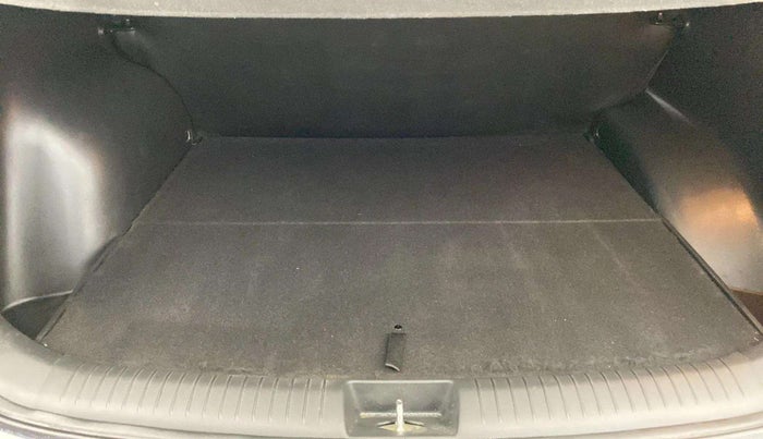 2016 Hyundai Creta SX PLUS 1.6 PETROL, Petrol, Manual, 47,058 km, Boot Inside