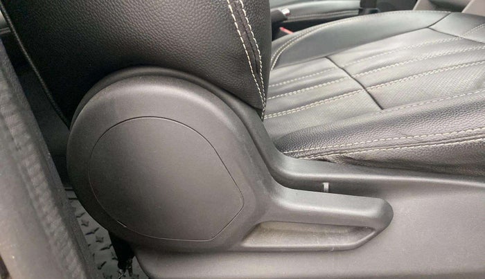 2020 Tata Tiago XE PETROL, Petrol, Manual, 61,969 km, Driver Side Adjustment Panel