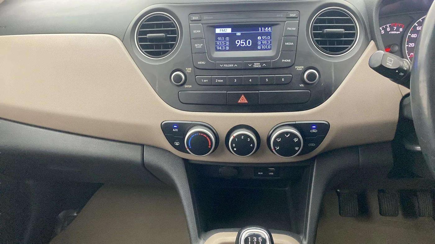 2016 Hyundai Grand i10 ASTA (O) 1.2 KAPPA VTVT, Petrol, Manual, 71,332 km, Air Conditioner