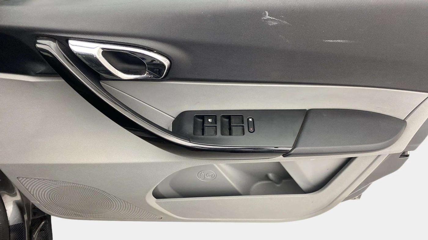 2020 Tata Tiago XZ PLUS PETROL, Petrol, Manual, 30,991 km, Driver Side Door Panels Control