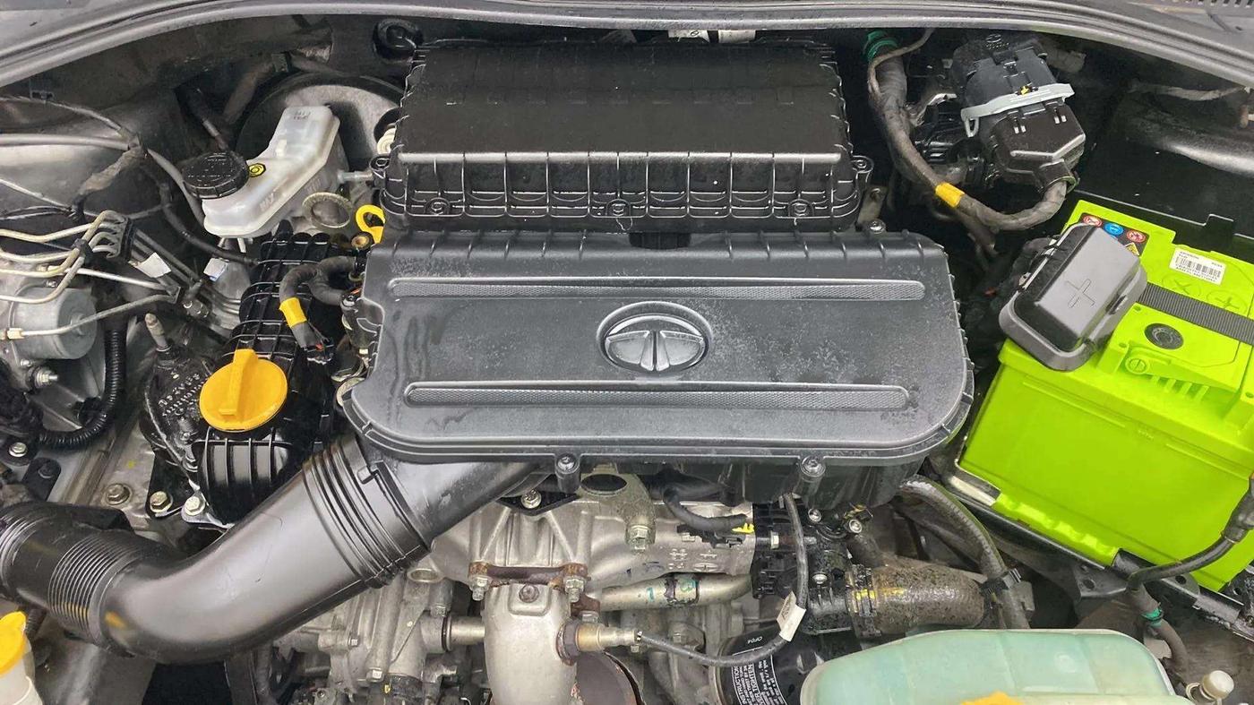 2020 Tata Tiago XZ PLUS PETROL, Petrol, Manual, 30,991 km, Open Bonet