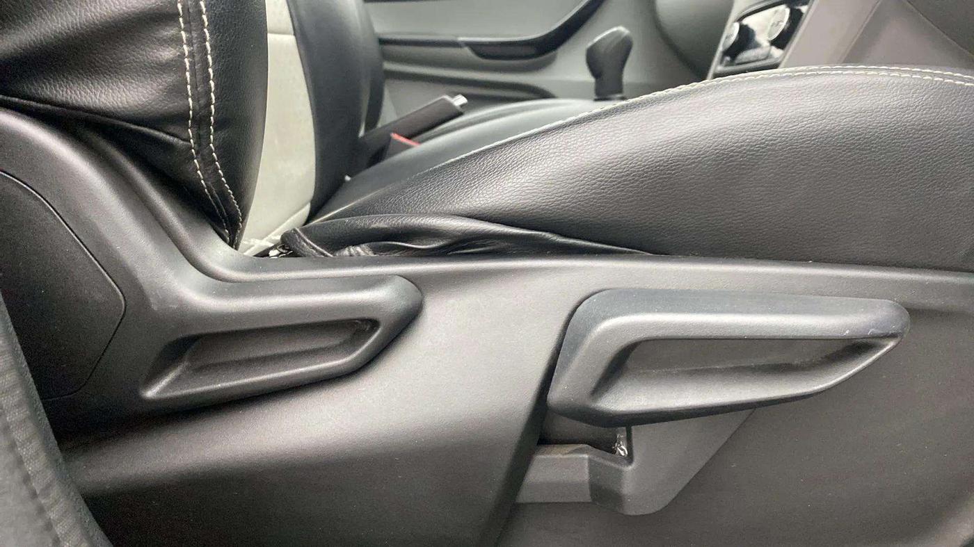 2020 Tata Tiago XZ PLUS PETROL, Petrol, Manual, 30,991 km, Driver Side Adjustment Panel