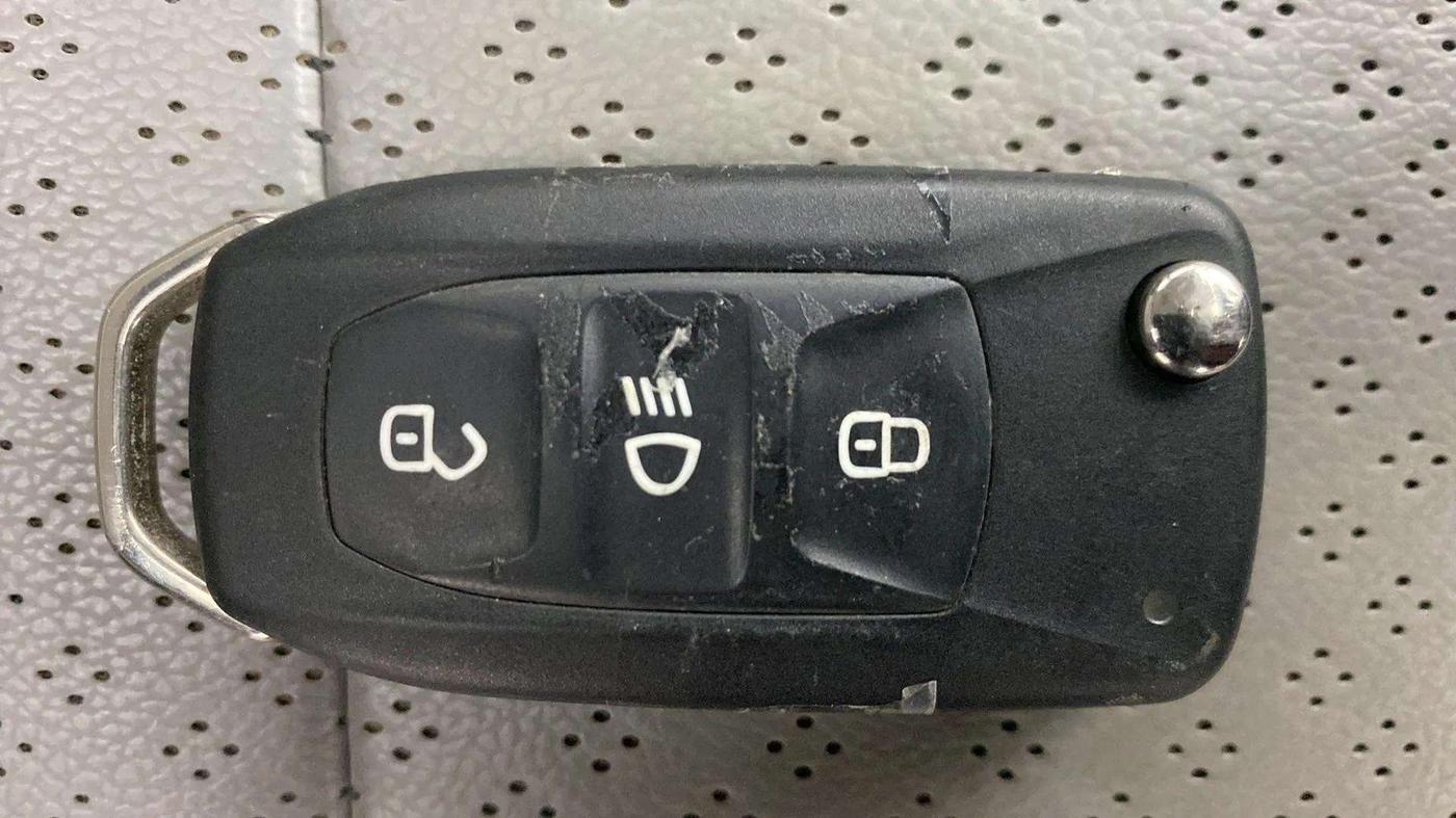 2020 Tata Tiago XZ PLUS PETROL, Petrol, Manual, 30,991 km, Key Close Up