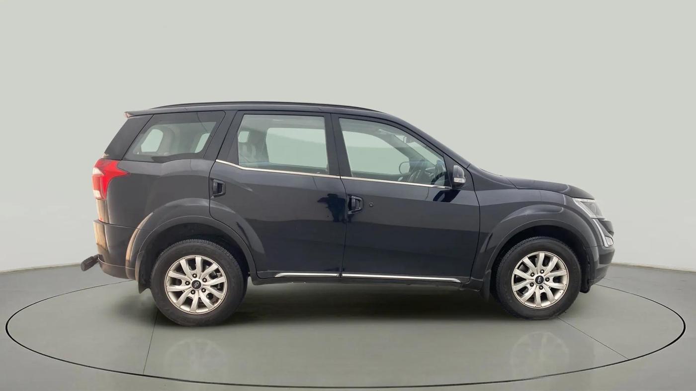 2018 Mahindra XUV500 W11 AT, Diesel, Automatic, 52,095 km, Right Side