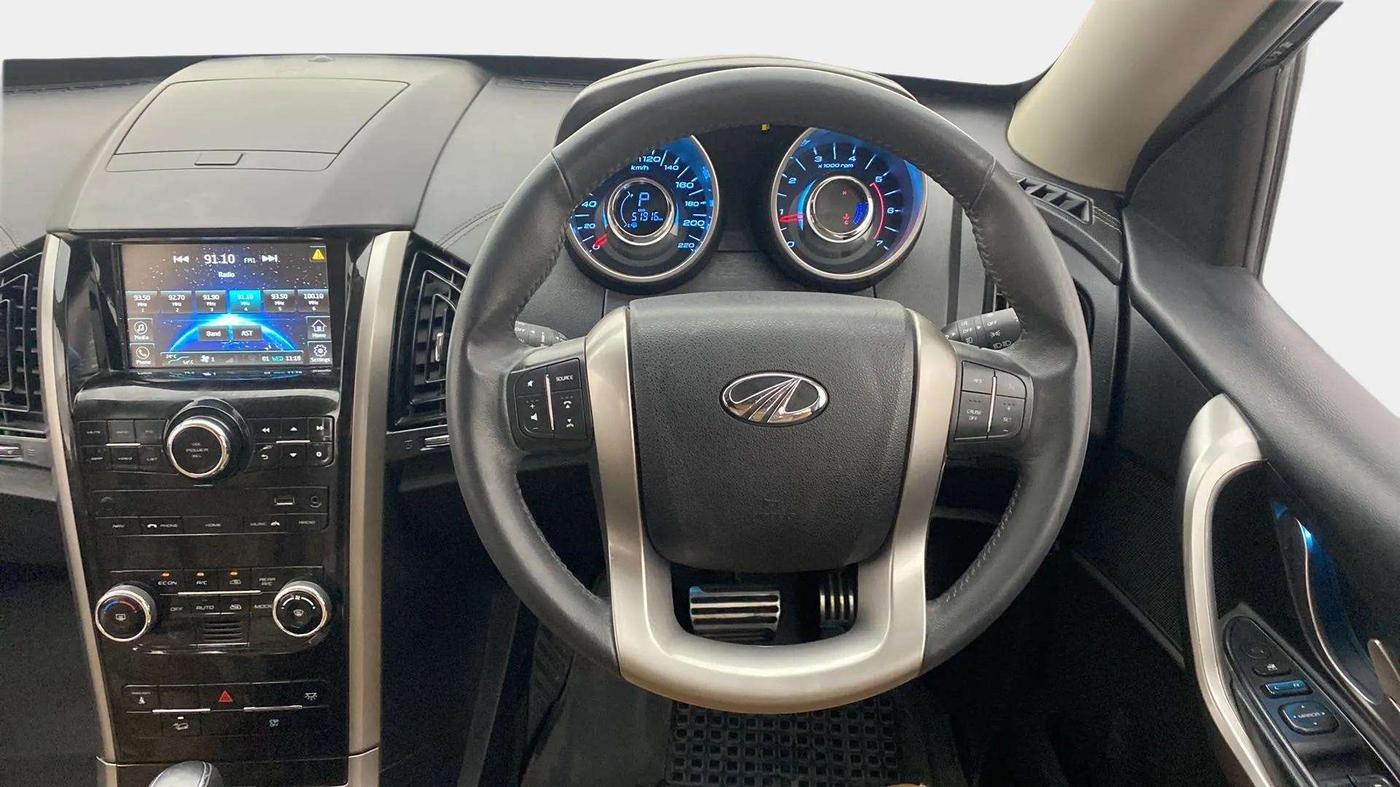 2018 Mahindra XUV500 W11 AT, Diesel, Automatic, 52,095 km, Steering Wheel Close Up
