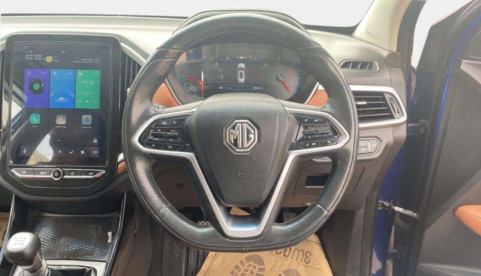 2021 MG HECTOR PLUS SHARP 2.0 DIESEL TURBO MT 6-STR, Diesel, Manual, 88,910 km, Steering Wheel Close Up