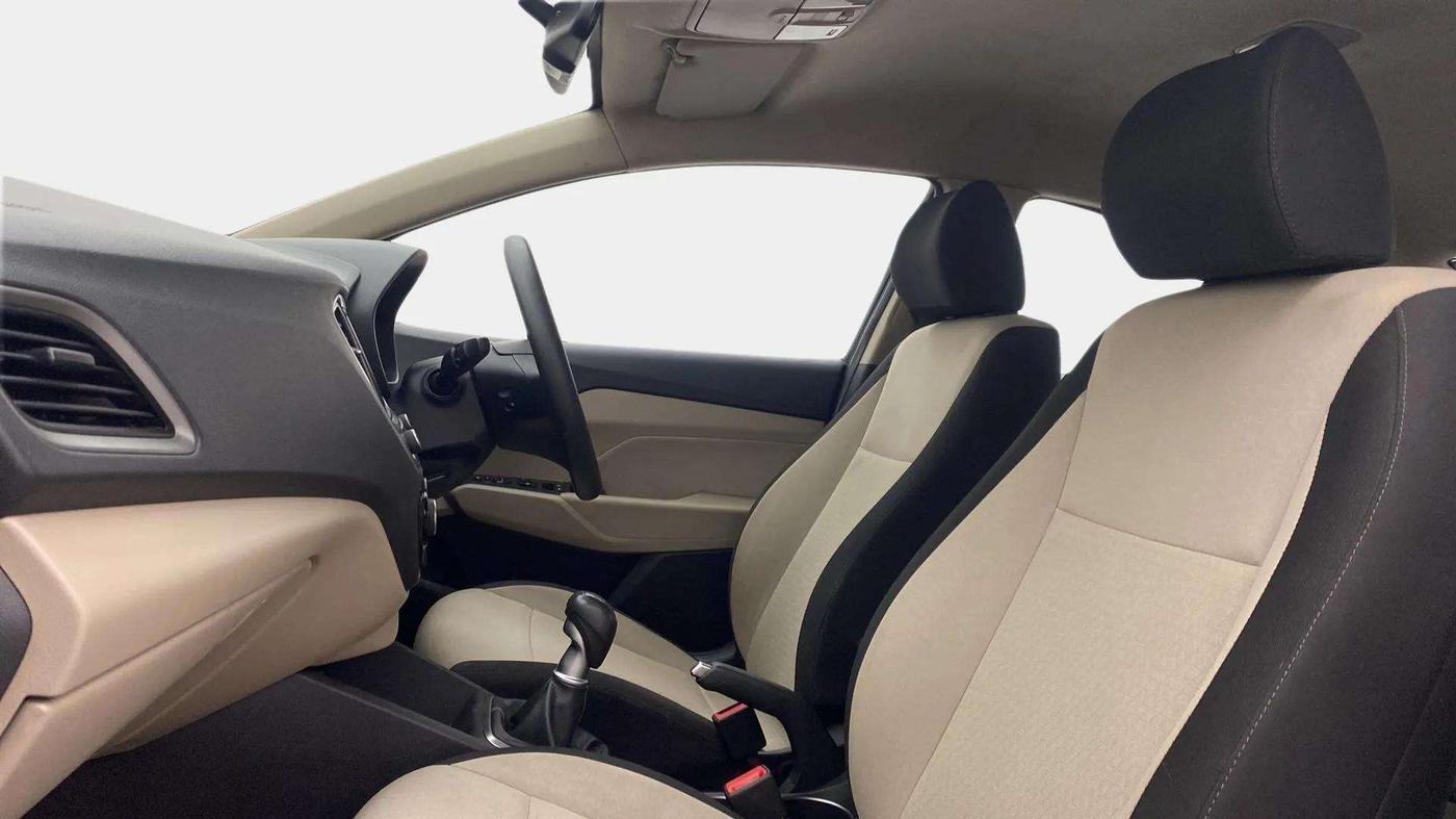 2018 Hyundai Verna 1.6 VTVT SX, Petrol, Manual, 38,173 km, Right Side Front Door Cabin