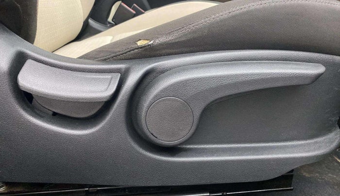 2018 Hyundai Verna 1.6 VTVT SX, Petrol, Manual, 38,173 km, Driver Side Adjustment Panel