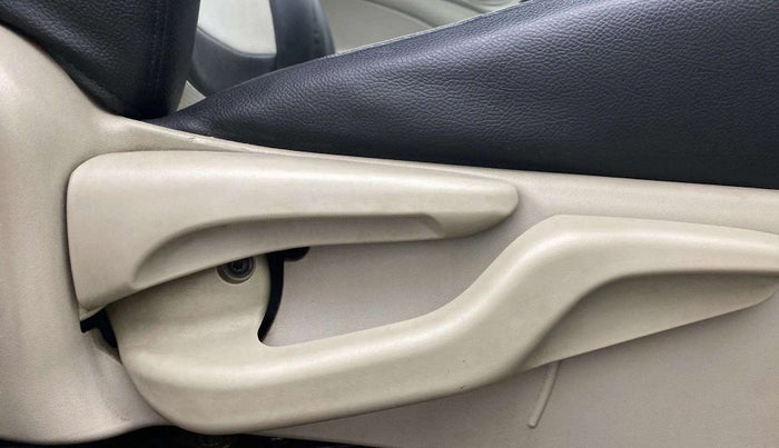 2014 Toyota Etios G, Petrol, Manual, 65,313 km, Driver Side Adjustment Panel