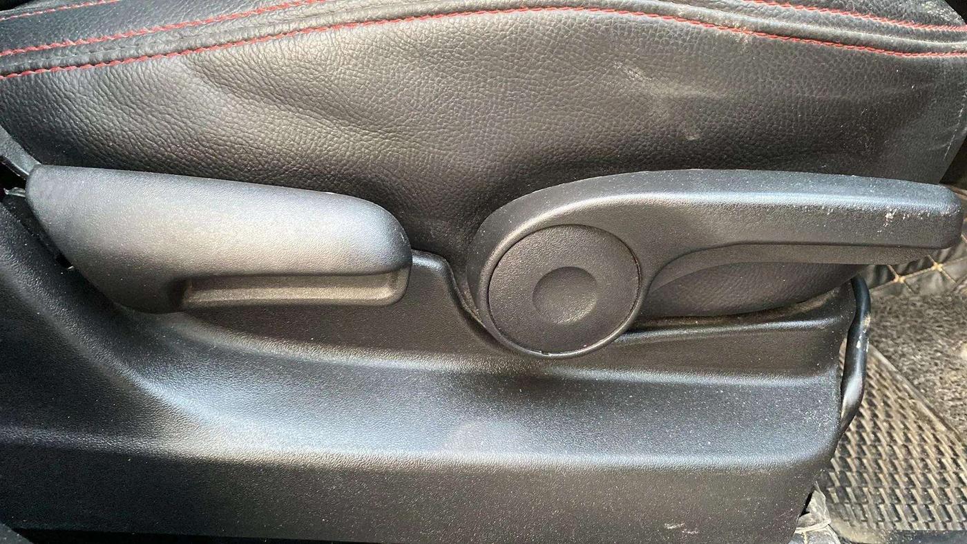 2019 Maruti Vitara Brezza ZDI AMT, CNG, Automatic, 88,956 km, Driver Side Adjustment Panel