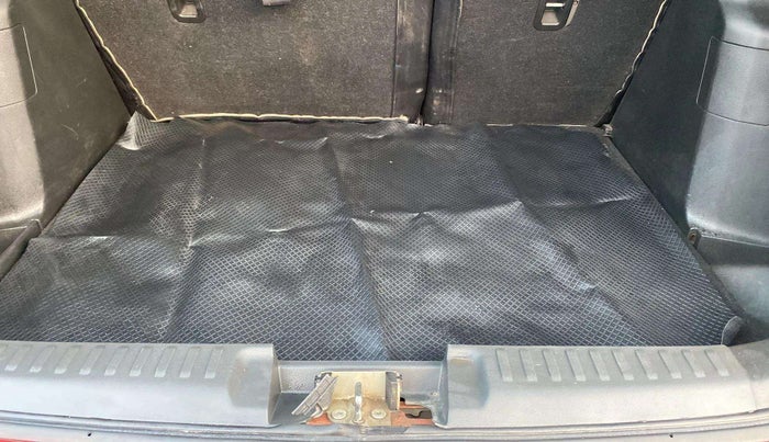 2019 Maruti Vitara Brezza ZDI AMT, Diesel, Automatic, 88,956 km, Dicky (Boot door) - Parcel tray missing