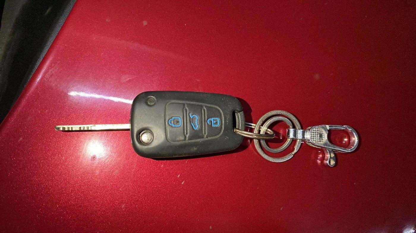 2015 Hyundai i10 SPORTZ 1.1, Petrol, Manual, 21,169 km, Key Close Up