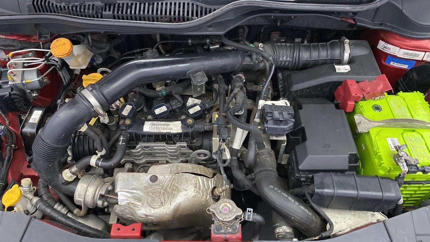 2021 Tata ALTROZ XT I-TURBO PETROL, Petrol, Manual, 21,800 km, Open Bonet