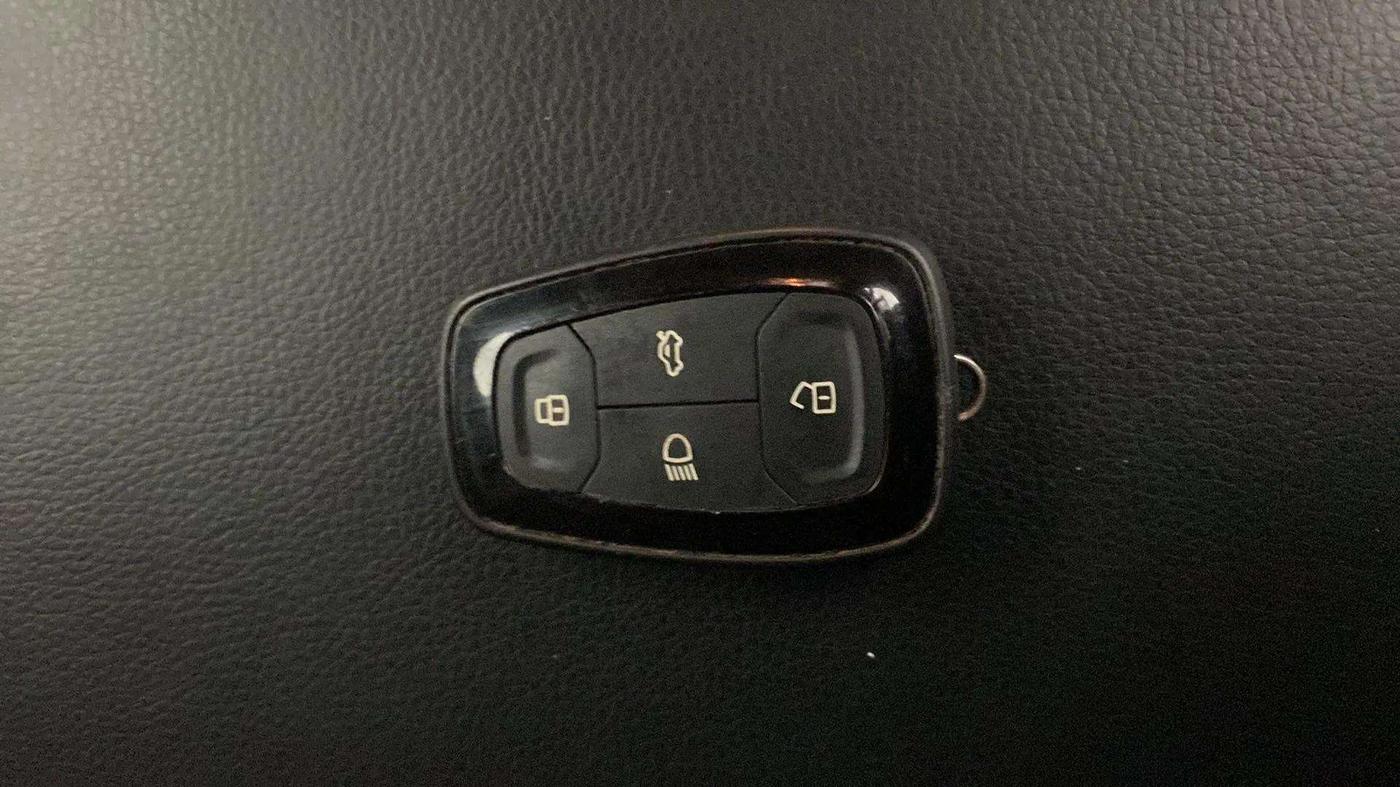 2021 Tata ALTROZ XT I-TURBO PETROL, Petrol, Manual, 21,800 km, Key Close Up