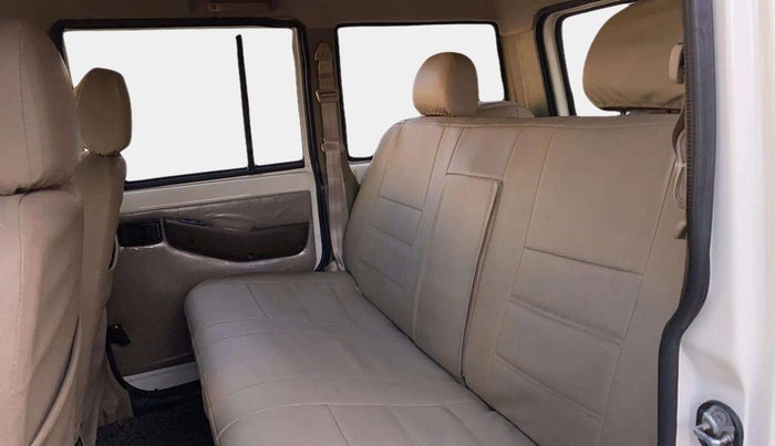 2023 Mahindra Bolero B6, Diesel, Manual, 34,363 km, Right Side Rear Door Cabin