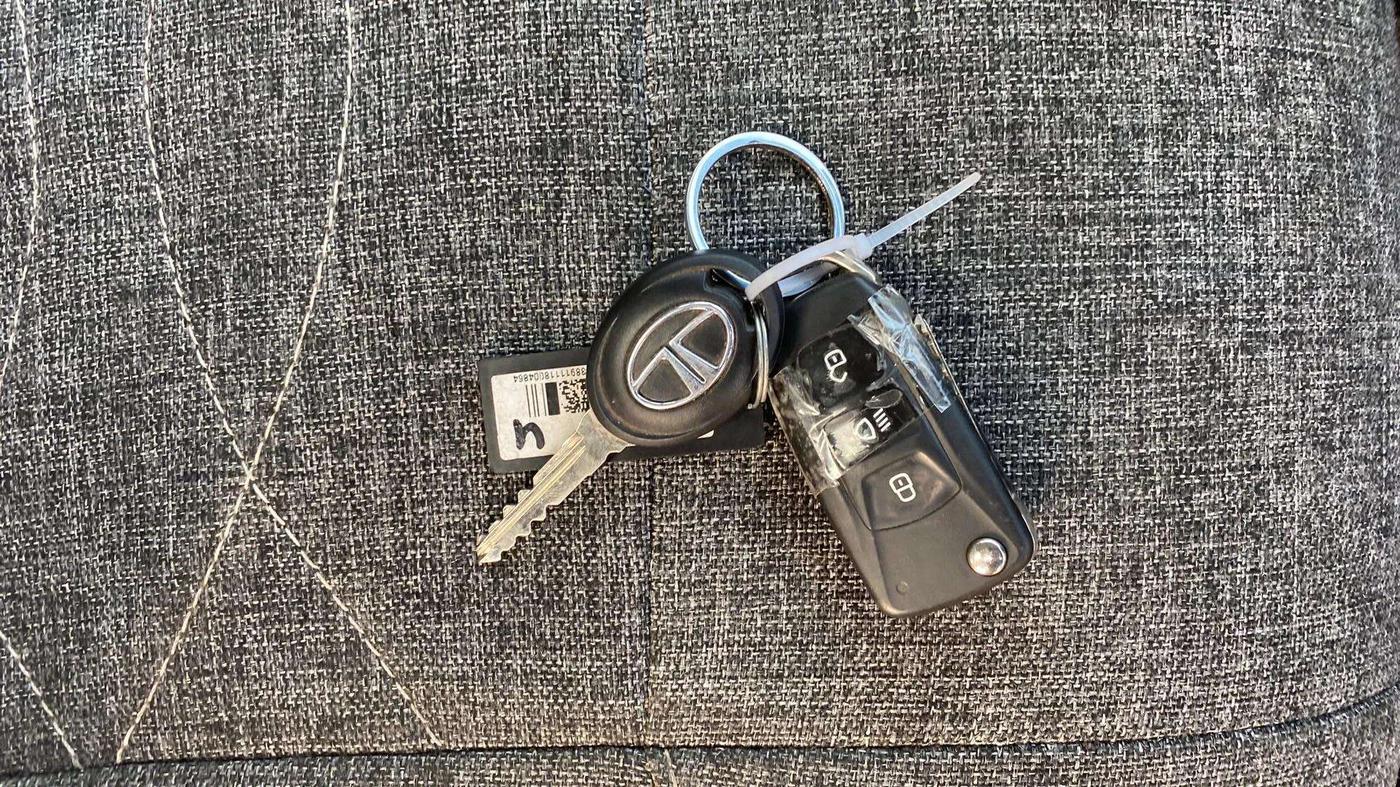 2018 Tata Tiago XZ PETROL, Petrol, Manual, 40,770 km, Key Close Up