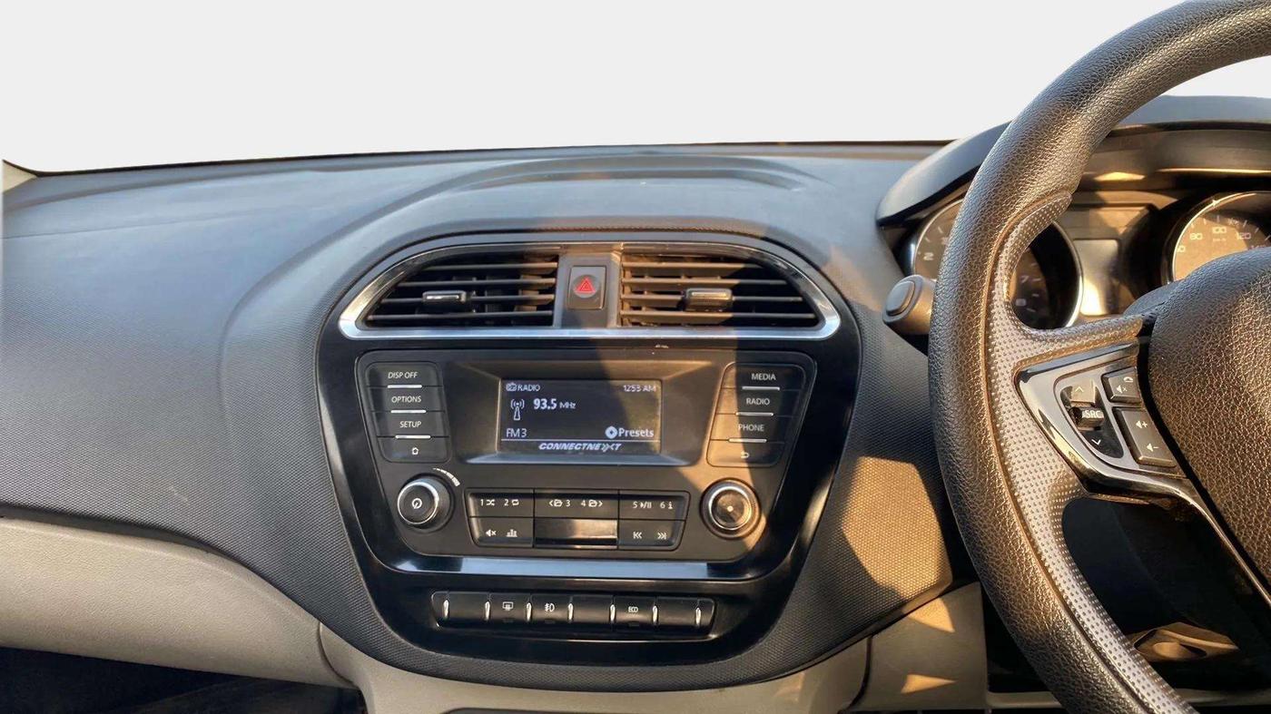 2018 Tata Tiago XZ PETROL, Petrol, Manual, 40,770 km, Air Conditioner