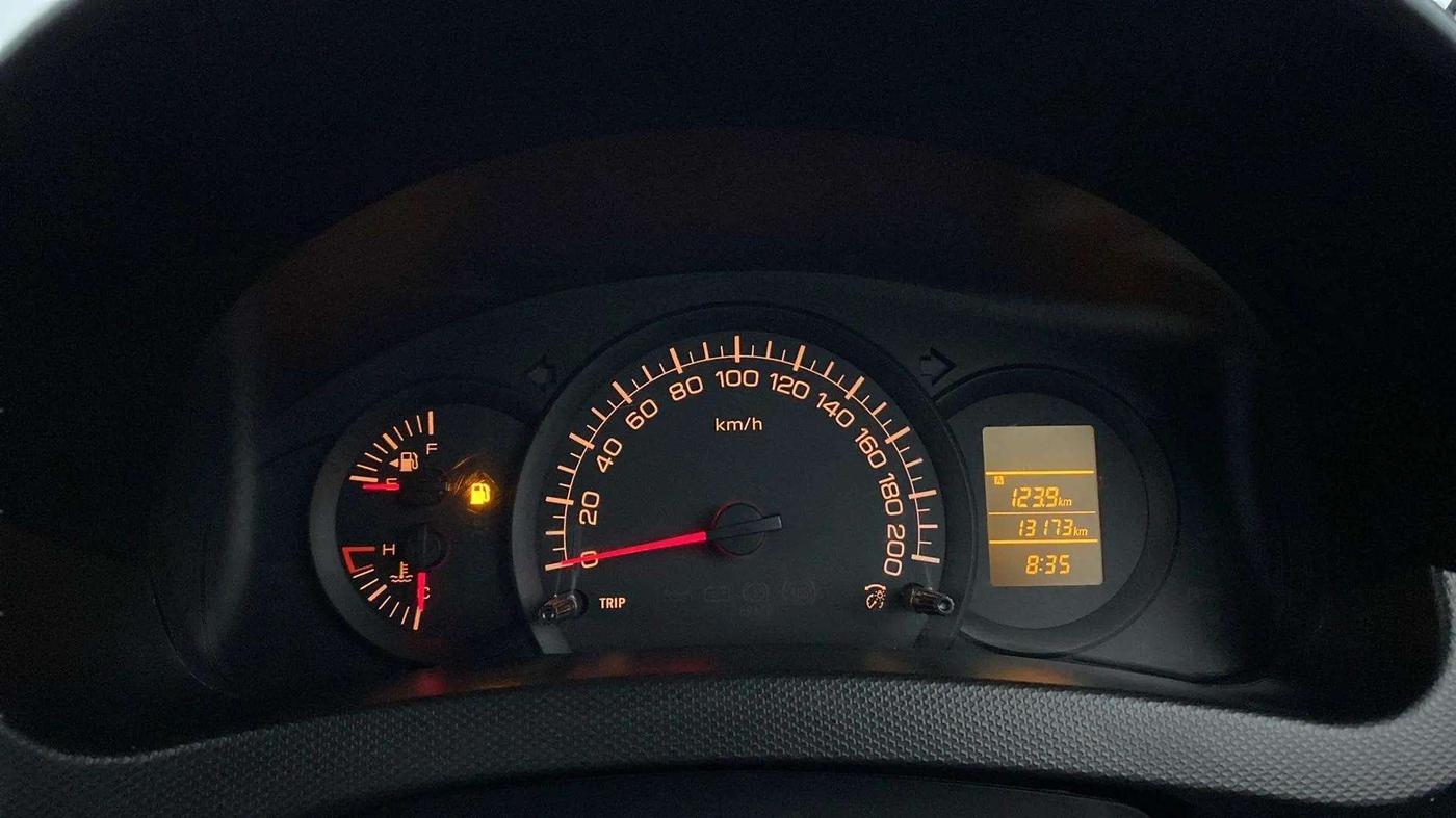 2017 Maruti Swift LXI (O), Petrol, Manual, 13,693 km, Odometer Image