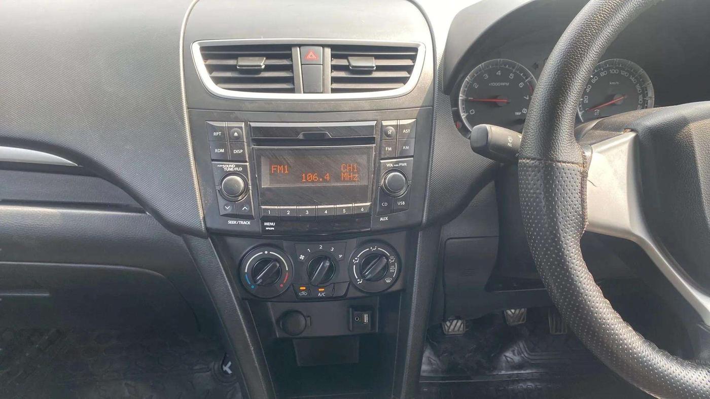 2017 Maruti Swift VXI, Petrol, Manual, 30,256 km, Air Conditioner