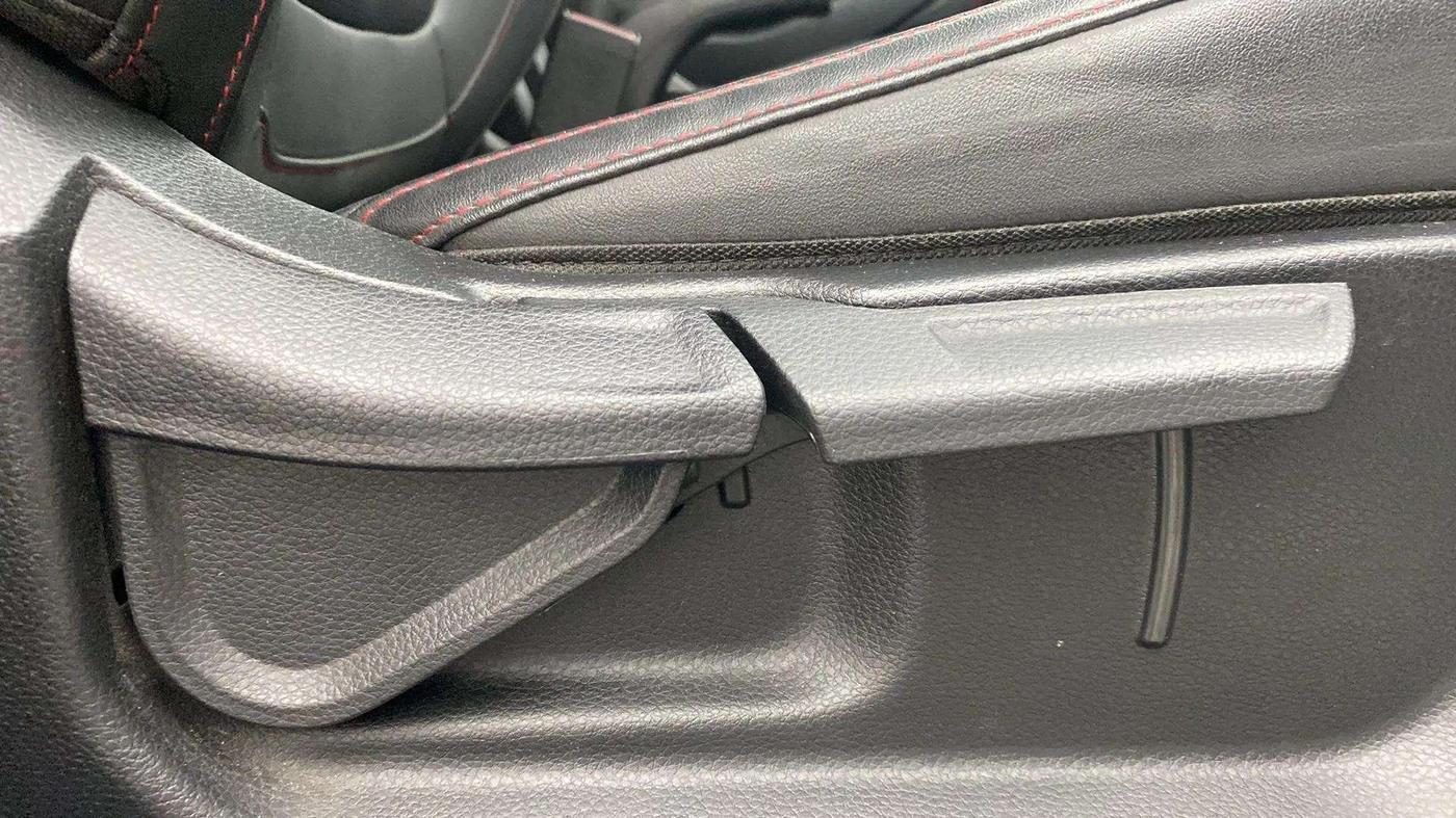2019 KIA SELTOS GTK 1.4 PETROL, Petrol, Manual, 31,368 km, Driver Side Adjustment Panel