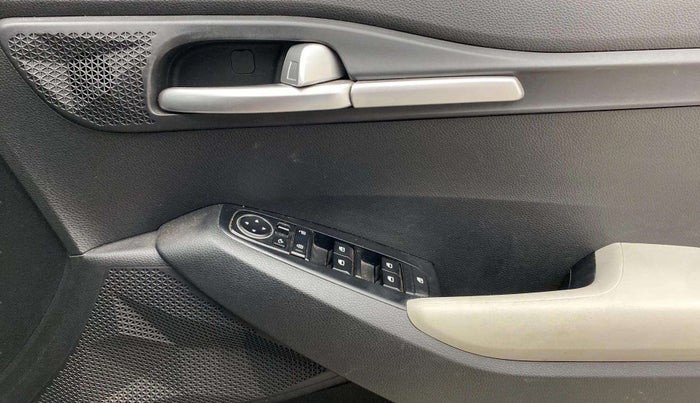 2022 KIA SELTOS HTK PLUS 1.5 IMT, Petrol, Manual, 33,477 km, Driver Side Door Panels Control