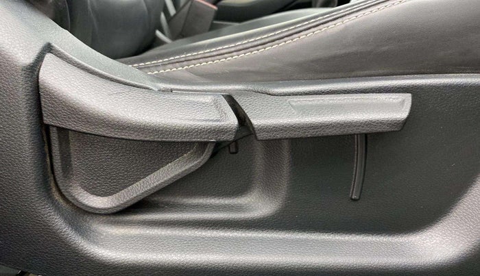 2022 KIA SELTOS HTK PLUS 1.5 IMT, Petrol, Manual, 33,477 km, Driver Side Adjustment Panel