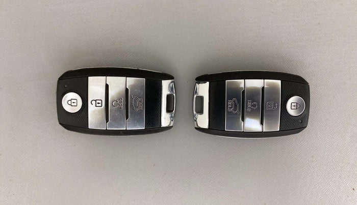 2022 KIA SELTOS HTK PLUS 1.5 IMT, Petrol, Manual, 33,477 km, Key Close Up