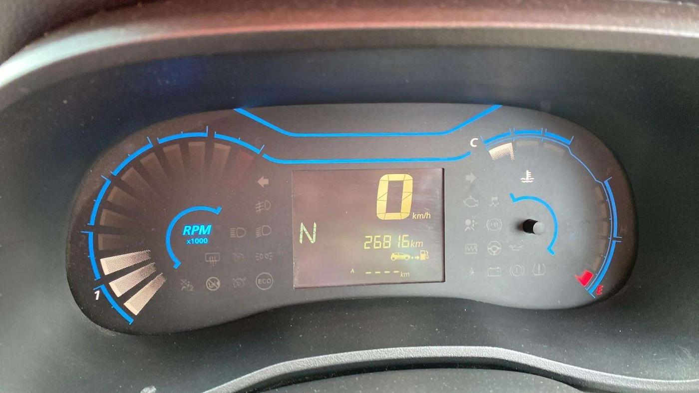 2022 Renault Kwid RXT 1.0 AMT, Petrol, Automatic, 27,076 km, Odometer Image