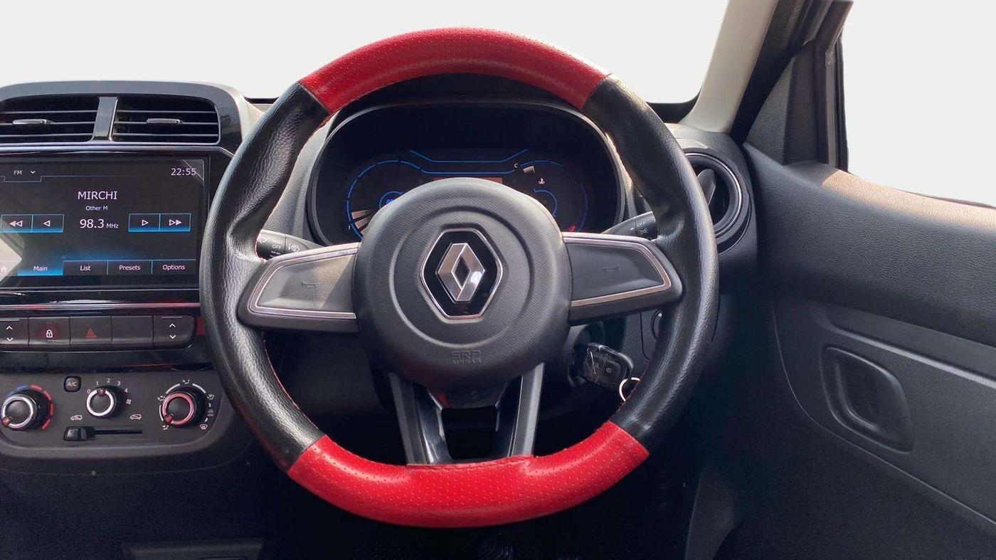2022 Renault Kwid RXT 1.0 AMT, Petrol, Automatic, 27,076 km, Steering Wheel Close Up