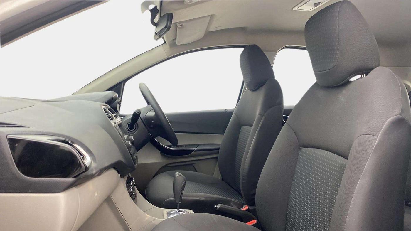 2018 Tata Tiago XZA PETROL, Petrol, Automatic, 32,231 km, Right Side Front Door Cabin