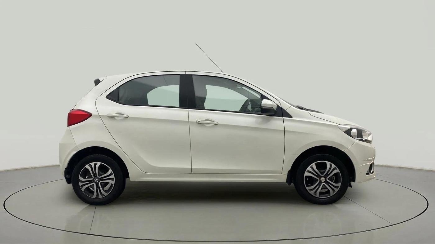 2018 Tata Tiago XZA PETROL, Petrol, Automatic, 32,231 km, Right Side View