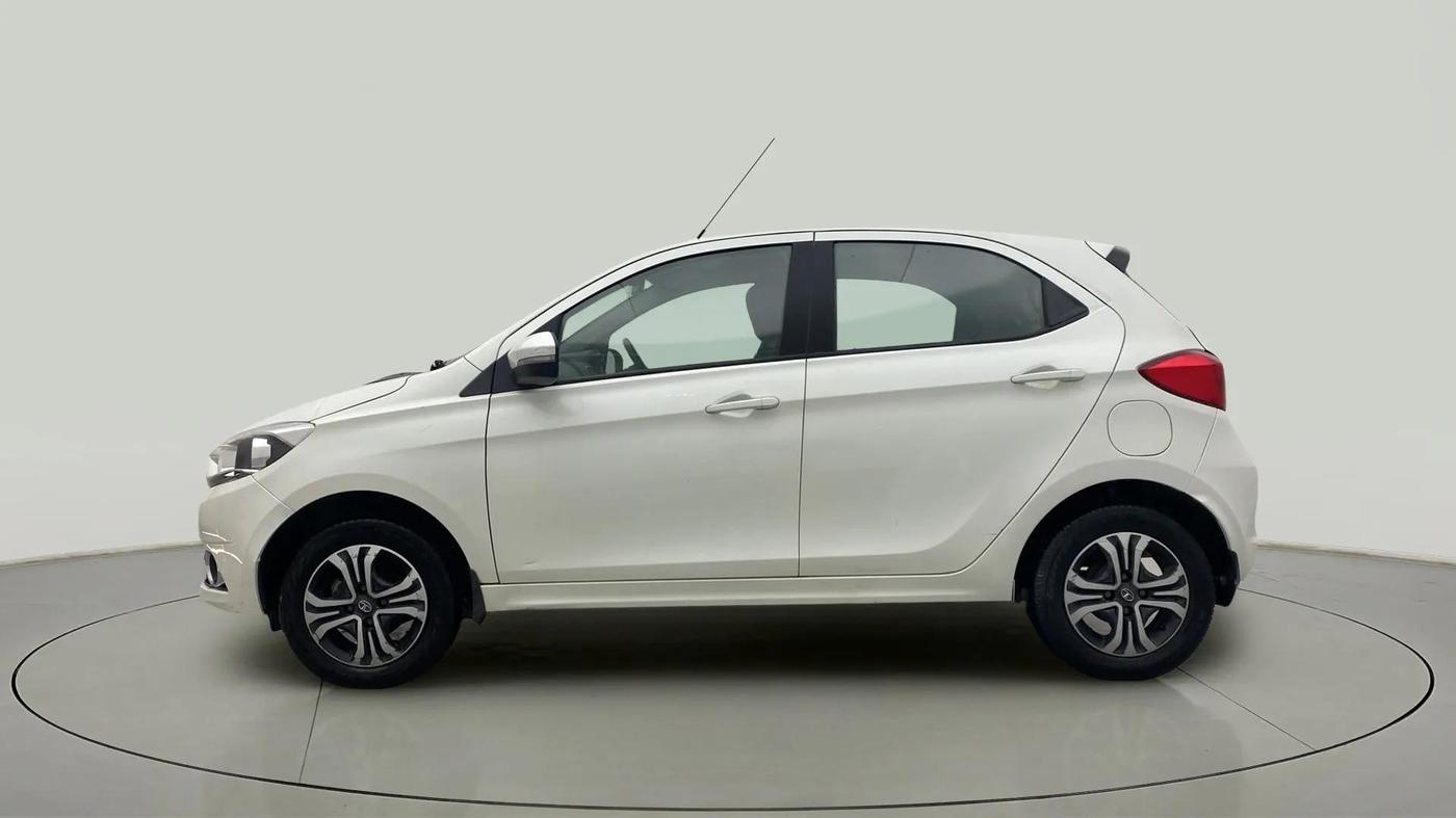2018 Tata Tiago XZA PETROL, Petrol, Automatic, 32,231 km, Left Side