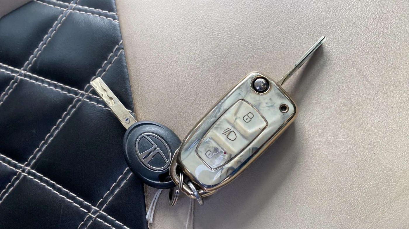 2021 Tata Tiago XZA PETROL, Petrol, Automatic, 16,923 km, Key Close Up