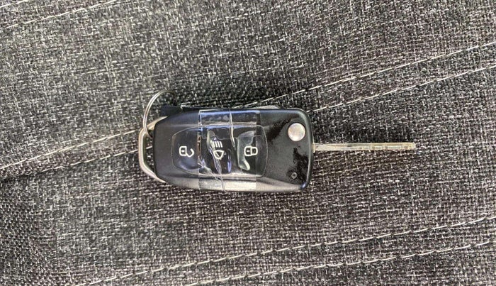 2018 Tata Tiago XZ PETROL, Petrol, Manual, 68,541 km, Key Close Up