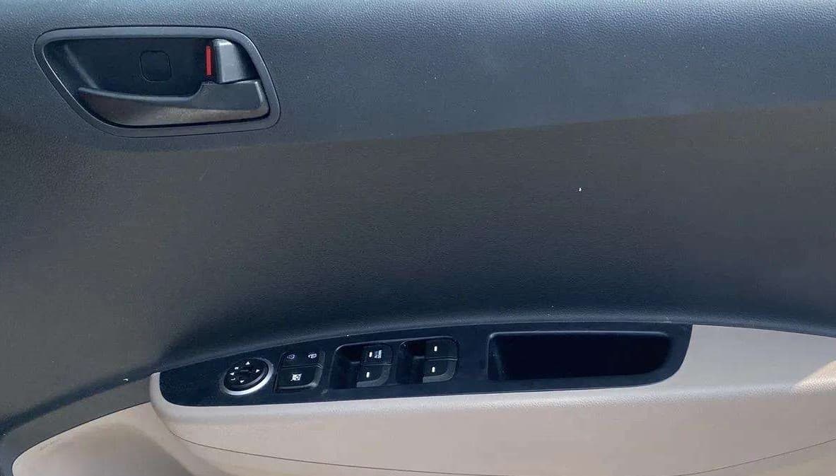 2018 Hyundai Grand i10 MAGNA U2 1.2 CRDI, Diesel, Manual, 58,305 km, Driver Side Door Panels Control