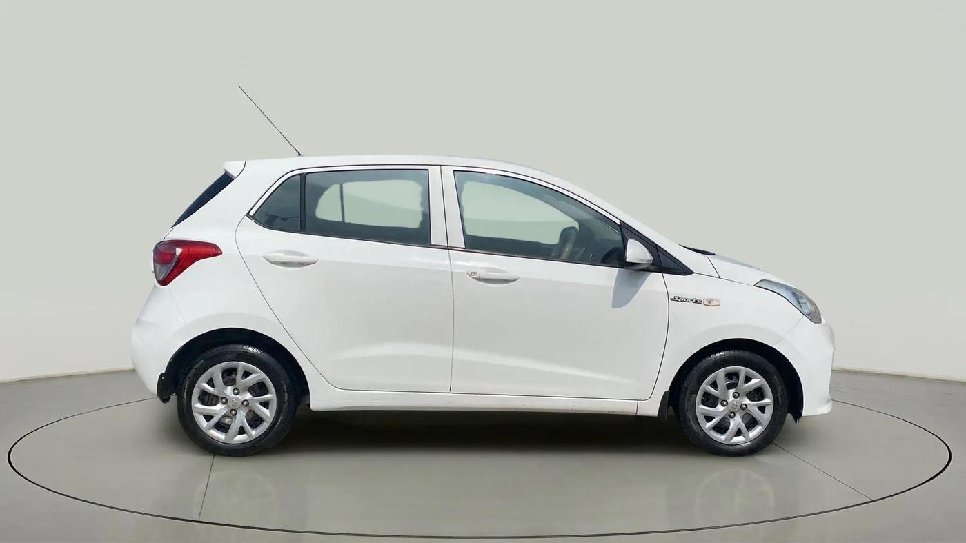 2018 Hyundai Grand i10 MAGNA U2 1.2 CRDI, Diesel, Manual, 58,305 km, Right Side