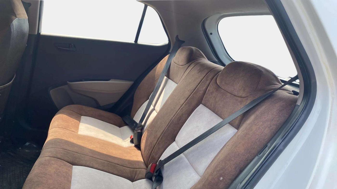 2018 Hyundai Grand i10 MAGNA U2 1.2 CRDI, Diesel, Manual, 58,305 km, Right Side Rear Door Cabin