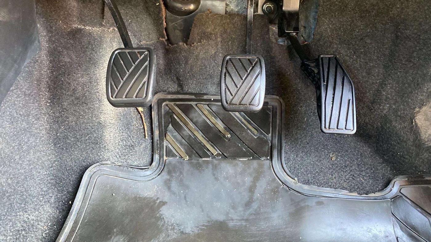 2019 Maruti Swift VXI, Petrol, Manual, 75,391 km, Pedals