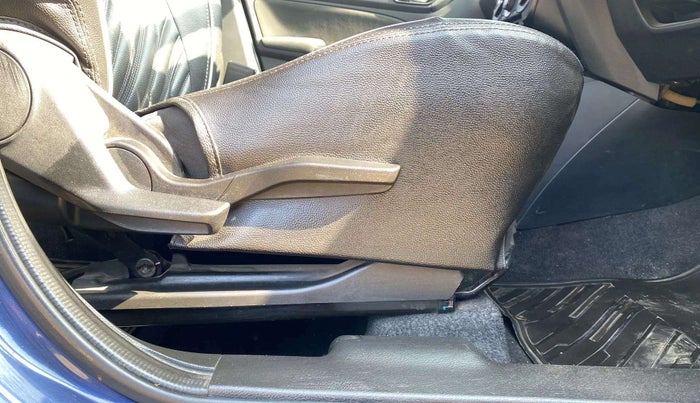 2019 Maruti Swift VXI, Petrol, Manual, 75,391 km, Driver Side Adjustment Panel