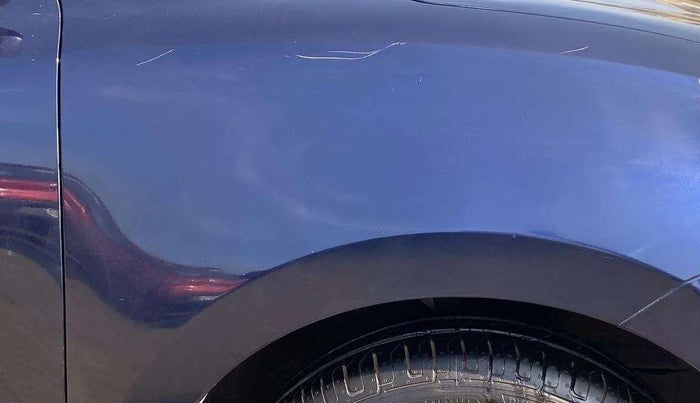 2019 Maruti Swift VXI, Petrol, Manual, 75,391 km, Right fender - Minor scratches